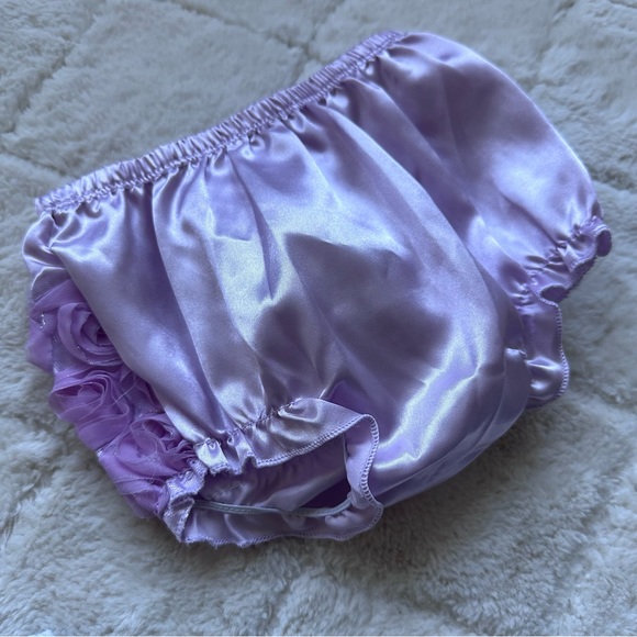 Ruffle Buns | Two pack Lilac Roses and Snow Leopard Diaper Covers | One Size - Picture 7 of 9